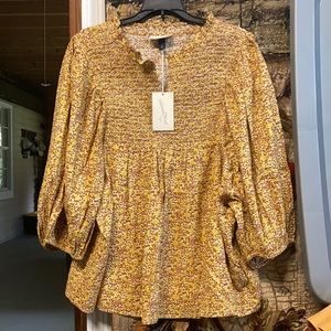 Beautiful Blouse New with tags. Universal Thread